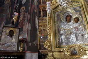 Maica-Domnului-Prodromita-si-Sf.-Ioan-Botezatorul-la-Schitul-Prodromu-de-la-Sf-Munte-Athos-Foto-Victor-Roncea-2014